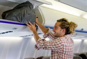 Wie groß darf Rucksack im Flugzeug sein? Richtlinien und Tipps